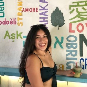 Meet your Posher, Veronica